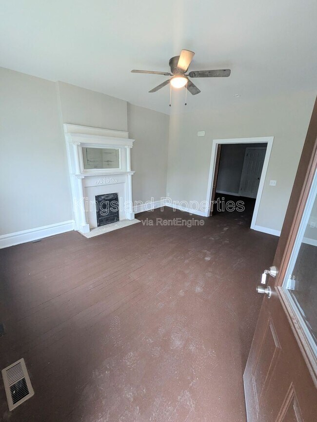 Building Photo - 4578 Evans Ave