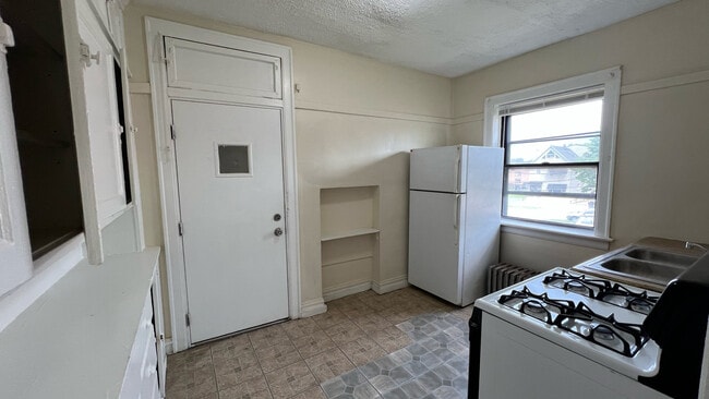 Building Photo - 8748 S Dauphin Ave
