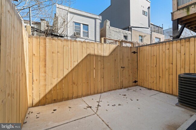 Building Photo - 1017 S Bouvier St
