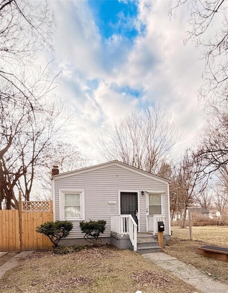 Building Photo - 19457 Evergreen Rd