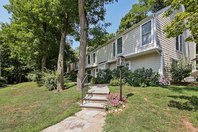 Primary Photo - 251 Weaver St