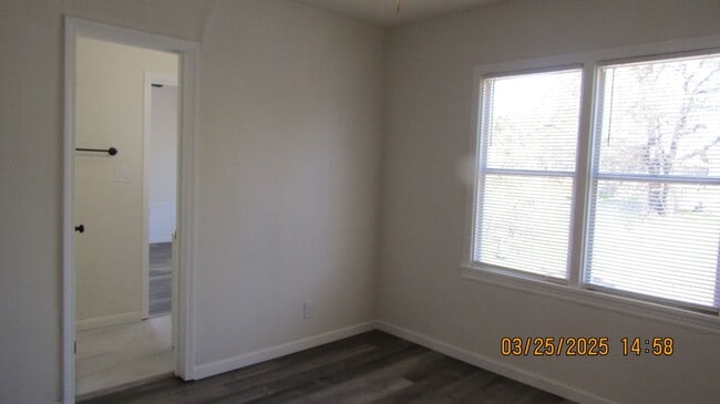 Building Photo - Newly renovated spacious cottage in Mounta...