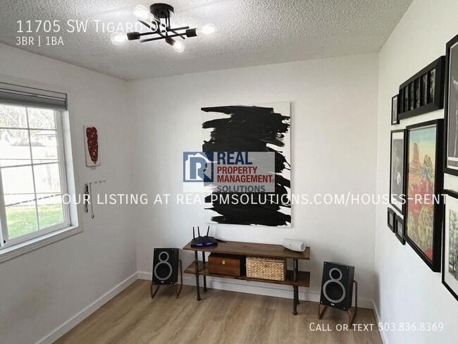 Building Photo - 11705 SW Tigard St