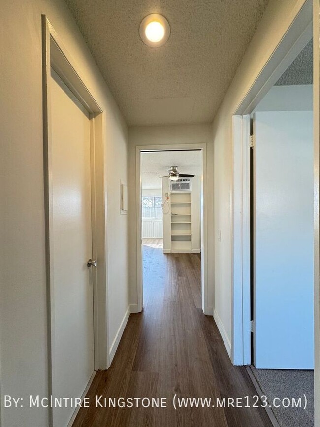 Building Photo - A Beautifully Renovated 2BD 1BA Apartment ...