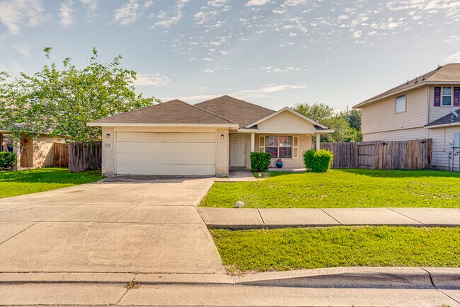 Building Photo - 549 Roadrunner Ave