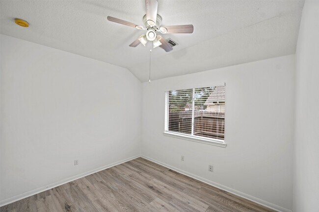 Building Photo - 21055 Southern Colony Ct