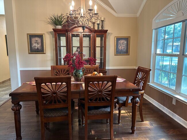 Building Photo - 1604 Canyon Oak