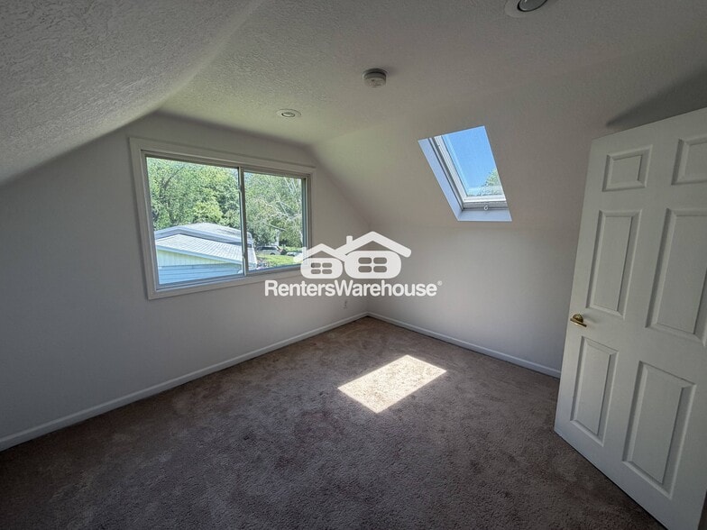 Building Photo - 2907 Knollwood Dr SE