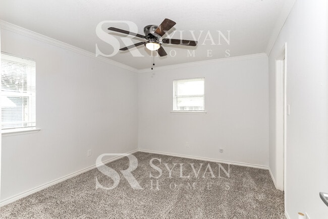 Building Photo - Lease today! No extra charge for contentment and relaxation!