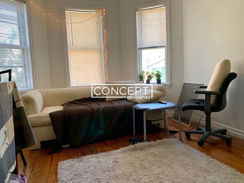 Building Photo - 26 Haskell St