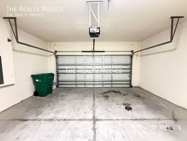 Building Photo - 8053 Penrose Pl