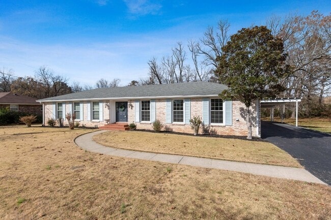 Building Photo - 220 Bartonwood Dr