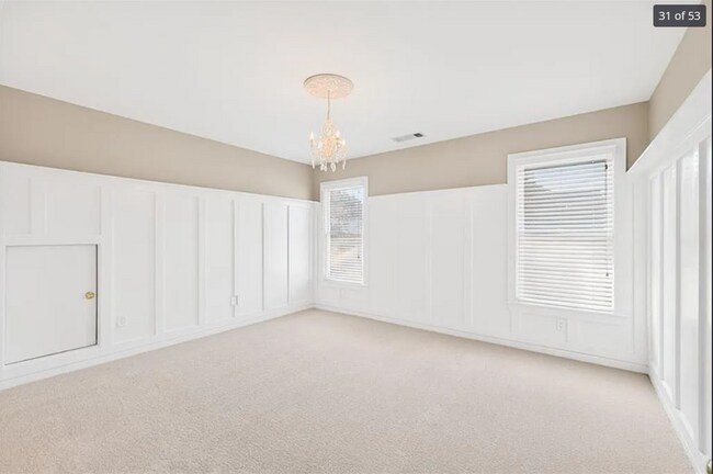 Building Photo - 5 Bed 4 Bath Multi Family House