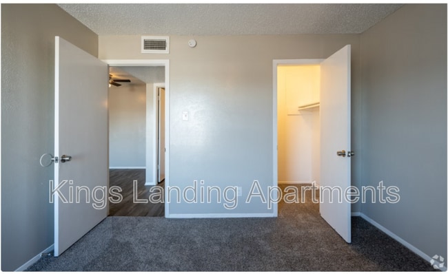 Building Photo - 304 C Kings Way Dr