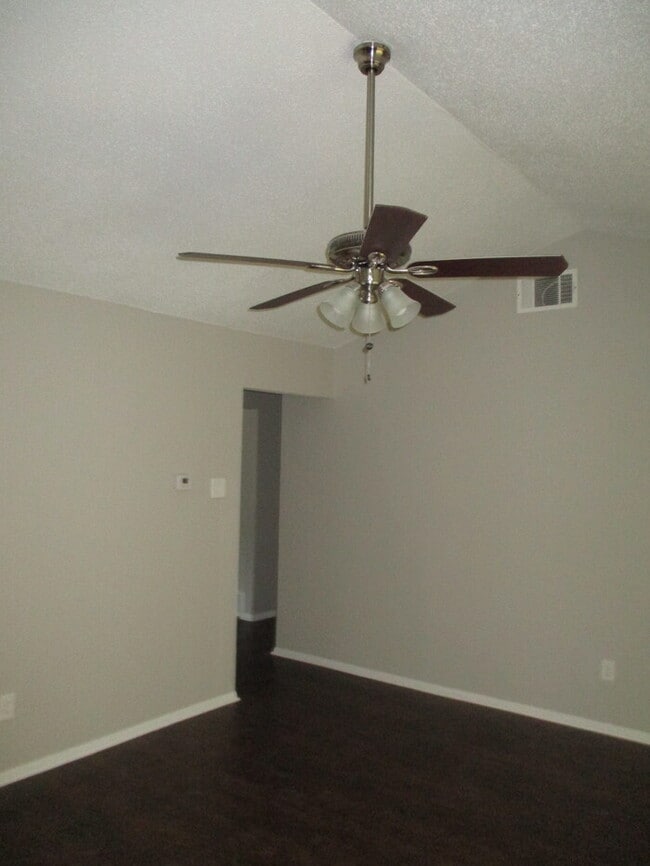 Building Photo - 4018 Ambrose Dr