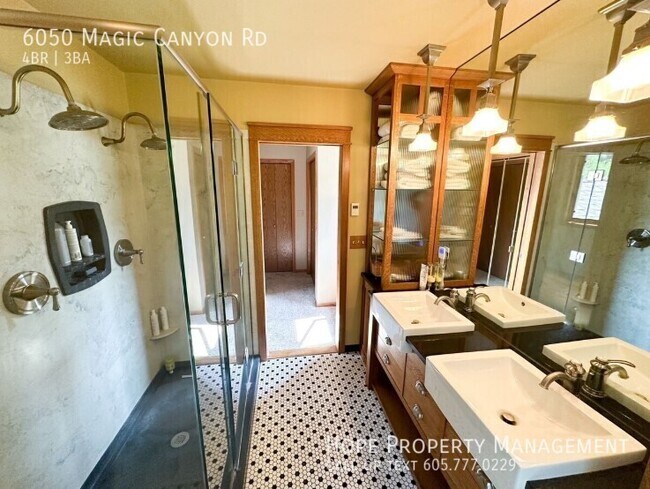 Building Photo - 6050 Magic Canyon Rd