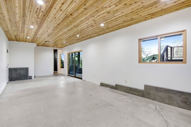 Building Photo - Pasadena Paradise! Mid Century Modern Home with Huge Deck and Hillside Views