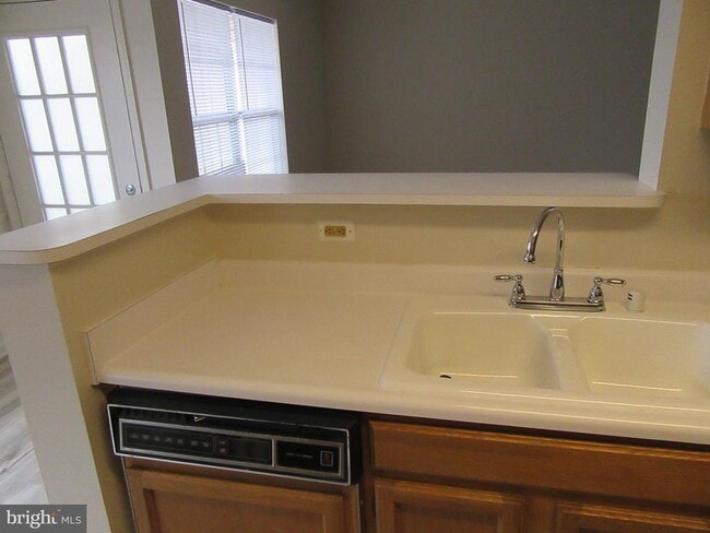 Building Photo - 11006 Koman Cir