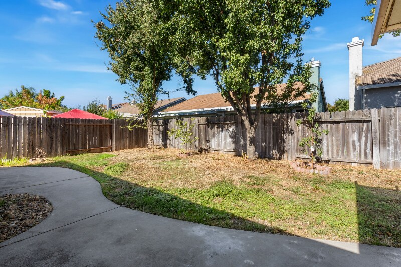 Building Photo - 8277 Lake Willow Way