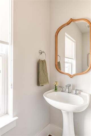 Building Photo - 381 E Greenbriar Ln