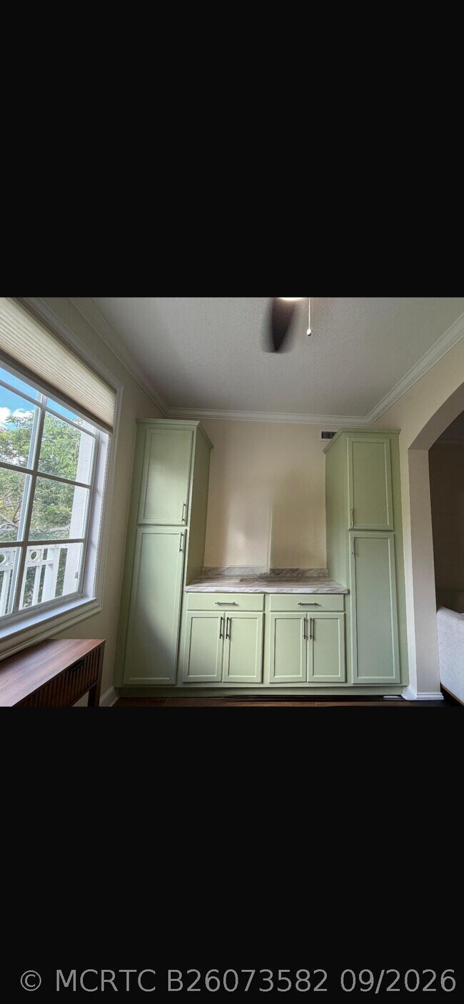 Building Photo - 6301 Myrtlewood Cir W