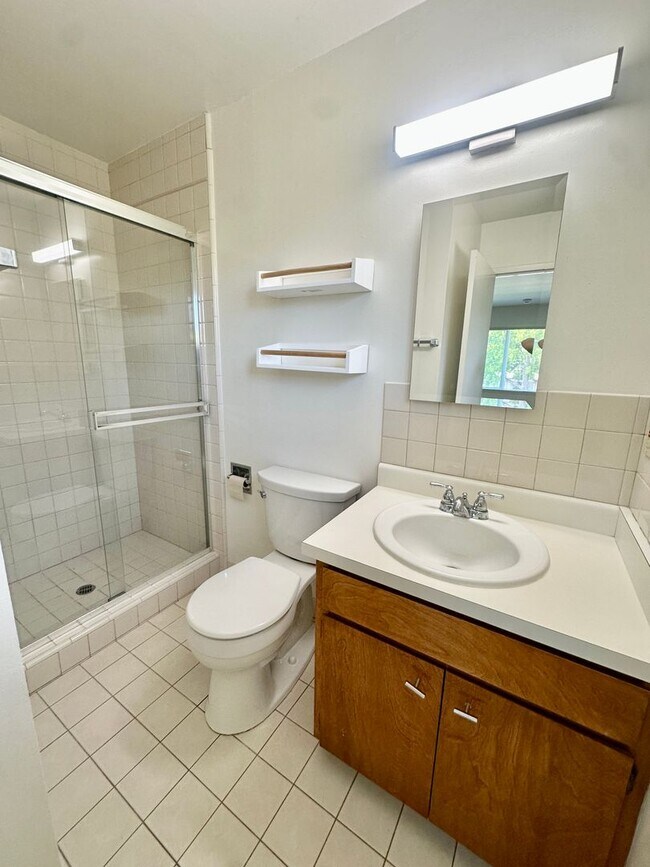 Building Photo - Charming Terra Linda Home in San Rafael