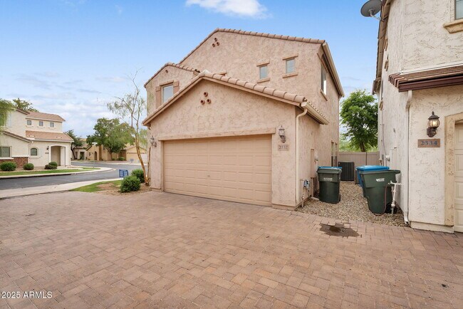 Building Photo - 2332 N 84th Dr