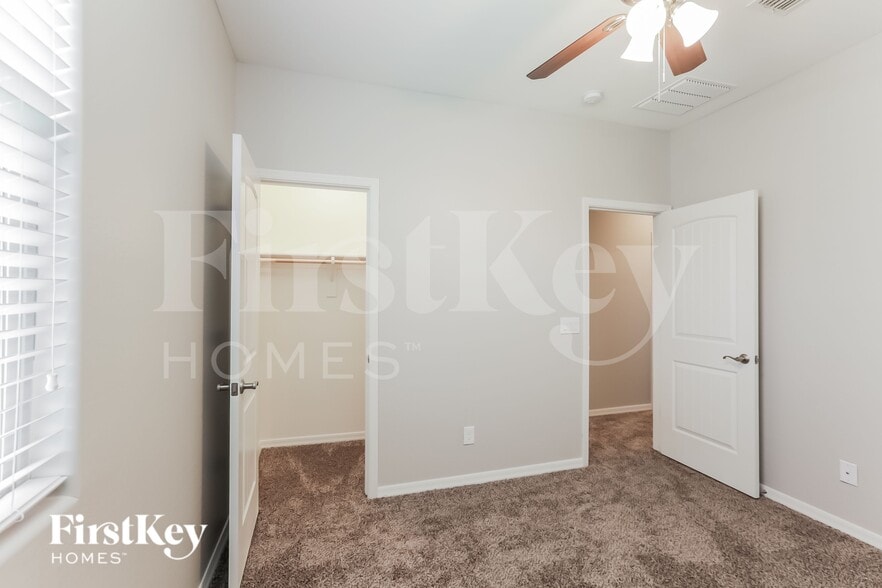 Building Photo - 2027 Kenton Way