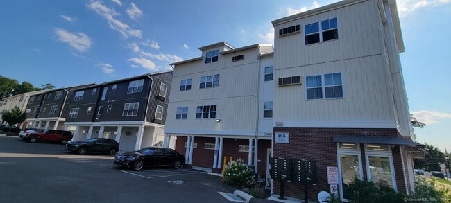 Primary Photo - 155 Greenwood Ave