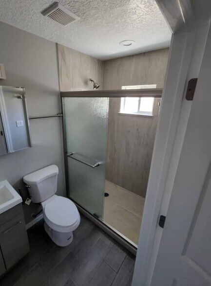 Building Photo - 317 Princeton Dr SE