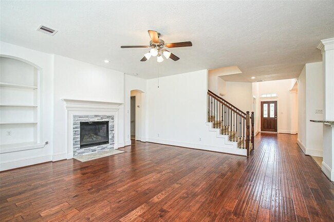 Building Photo - 8127 Caroline Ridge Dr