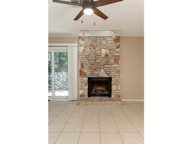 Building Photo - 12320 Scribe Dr