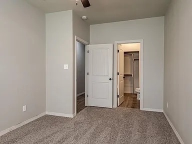 Building Photo - 910 Fairview Ave