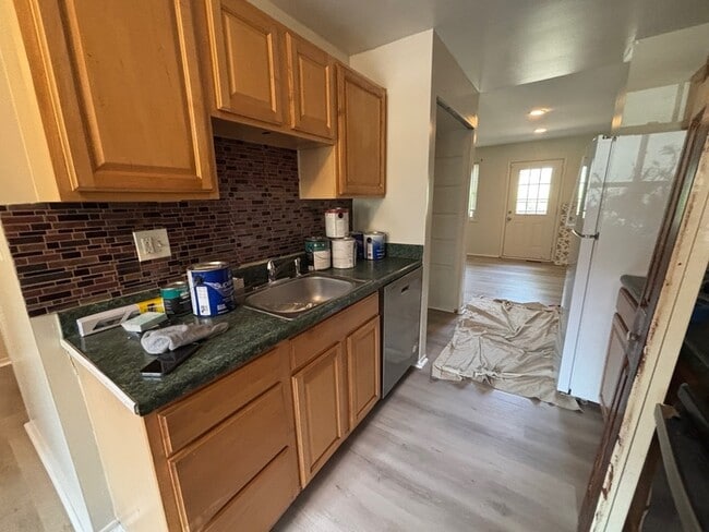 Building Photo - 3 Bedroom Semidetached Home