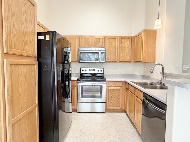 Building Photo - 3870 Strawberry Field Grove