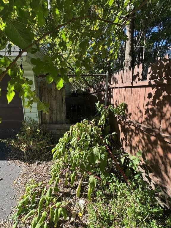 Building Photo - 3660 E 76th St