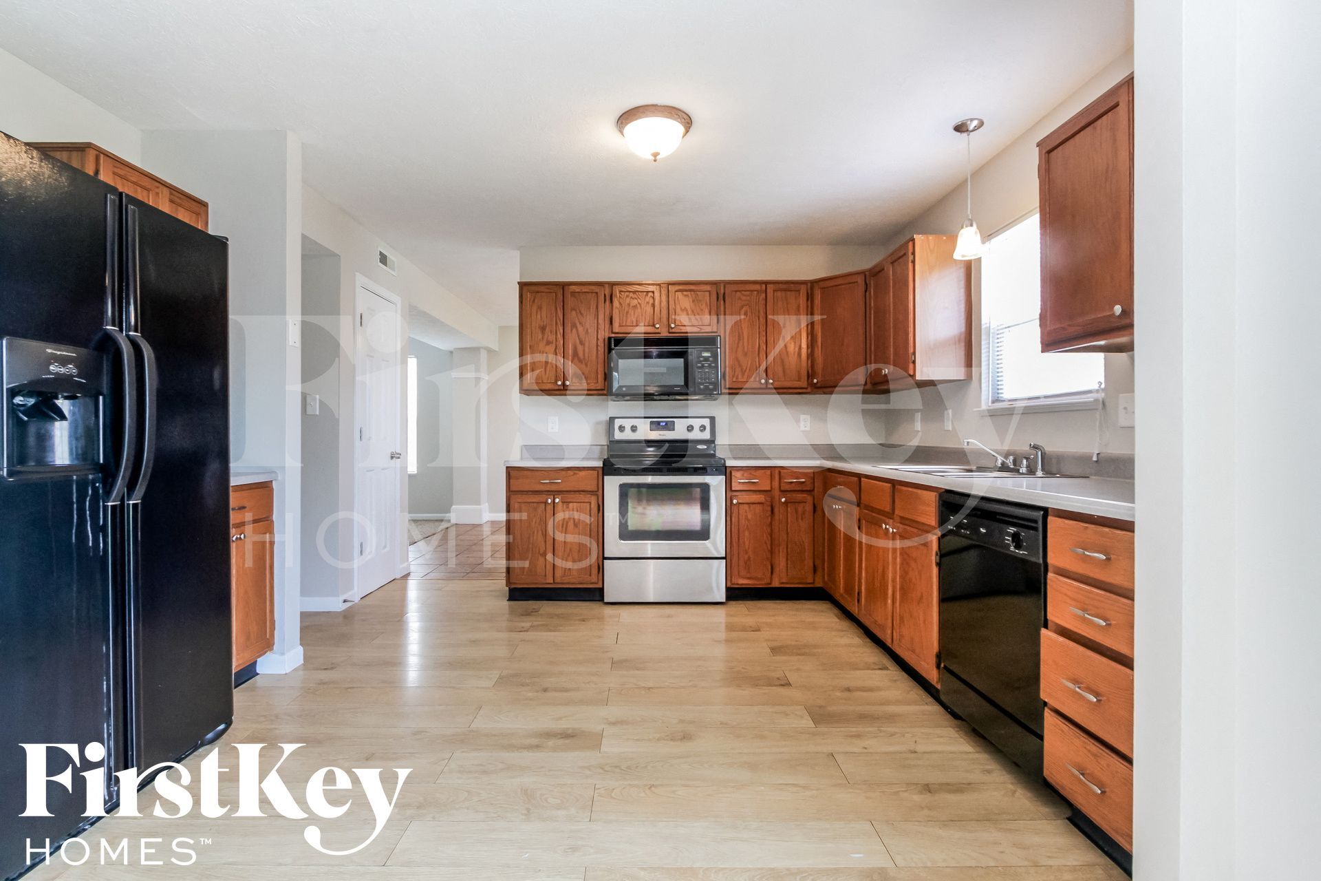 Building Photo - 746 Apple Ln