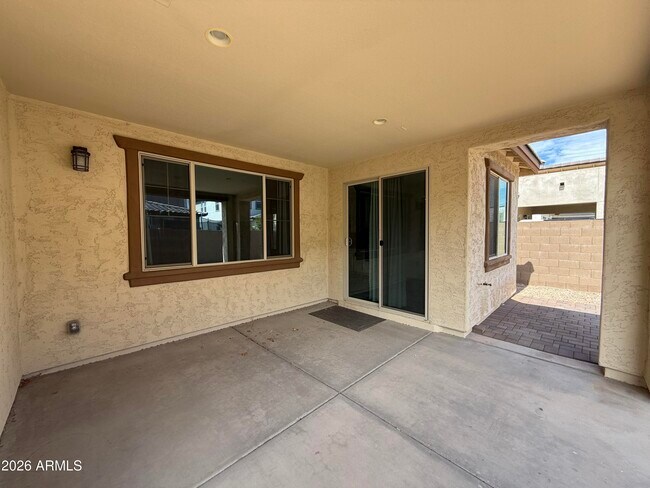 Building Photo - 263 E Lantana Dr