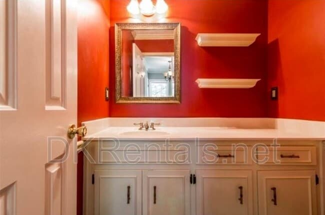 Building Photo - 637 Corbin Lake Ct