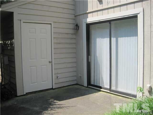 Building Photo - 111 Charter Oaks Cir