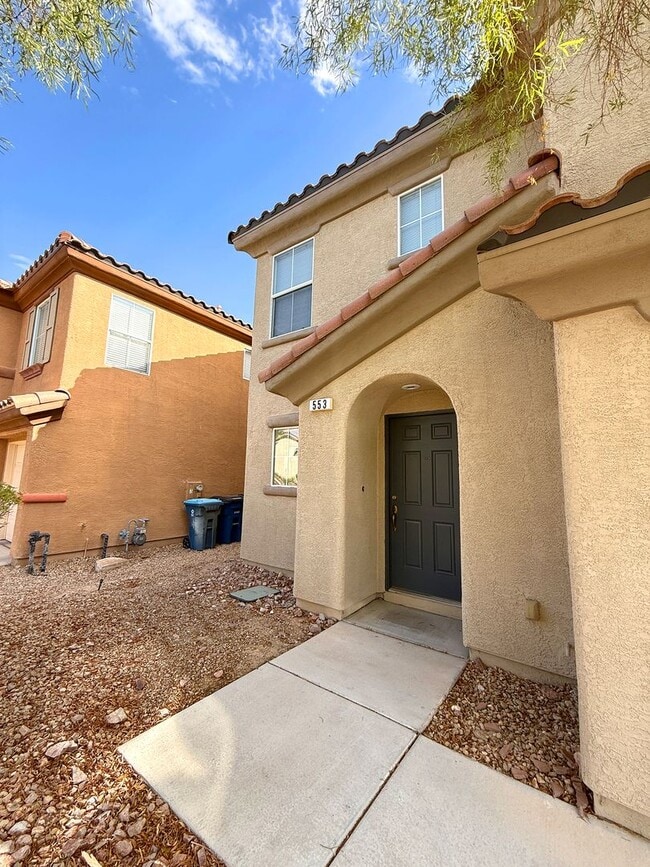 Building Photo - Great 3 bedroom home with open downstairs ...