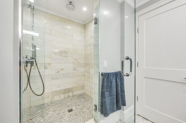 Building Photo - 1650 Columbia Rd