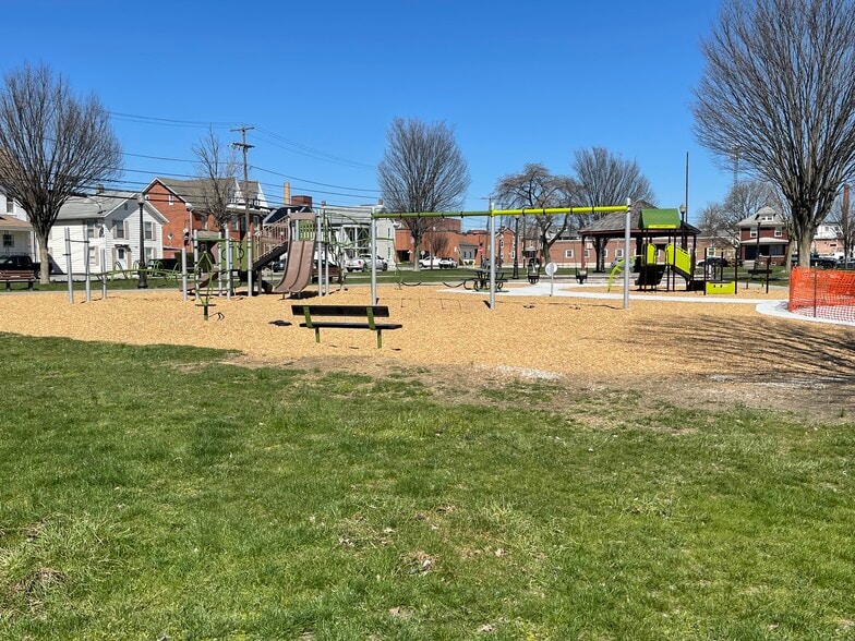 Building Photo - 128 High St