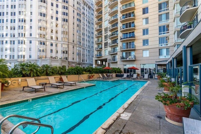 Building Photo - 850 E Ocean Blvd
