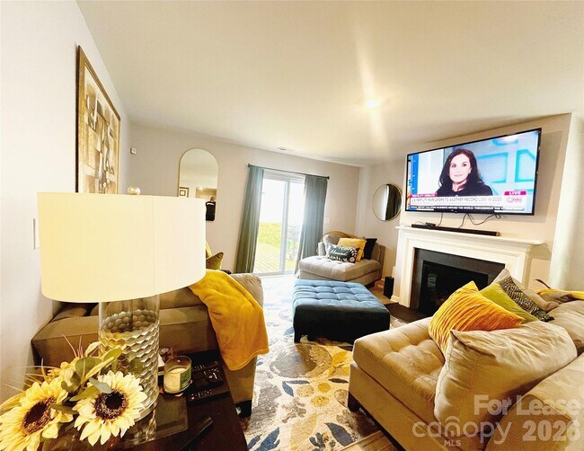 Building Photo - 3044 Winesap Dr
