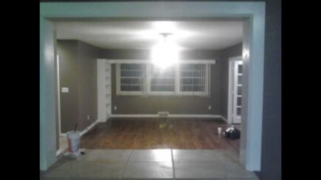 Building Photo - Pre Leasing for fall 2026!