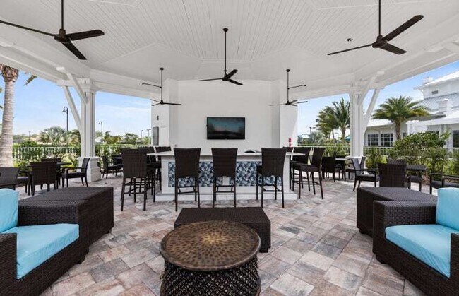 Building Photo - SALT WATER POOL AND SPA home in Greyhawk at the Everglades Golf and Country Club