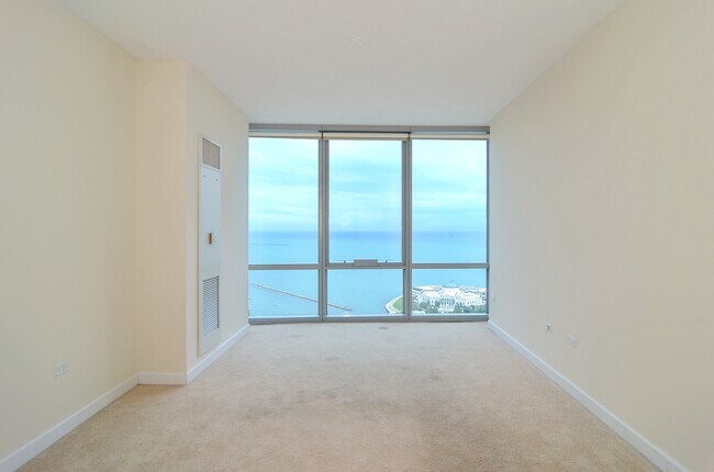 Building Photo - 1211 S Prairie Ave