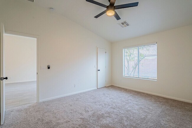 Building Photo - Great home in gated community!