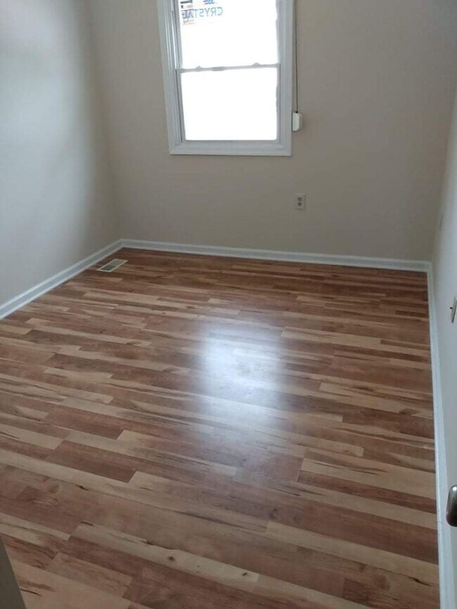 Building Photo - Very nice 3 bedroom Bethlehem Townhouse